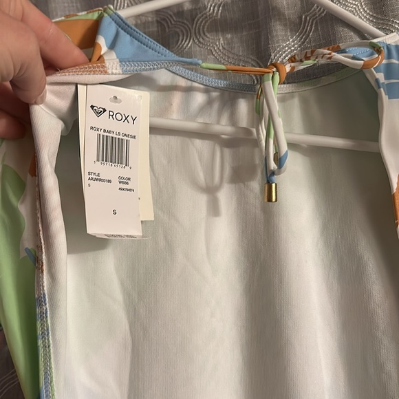 Roxy swimsuit - Picture 3 of 3